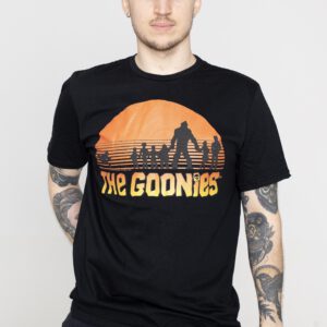 The Goonies – Sunset Group – T-Shirt